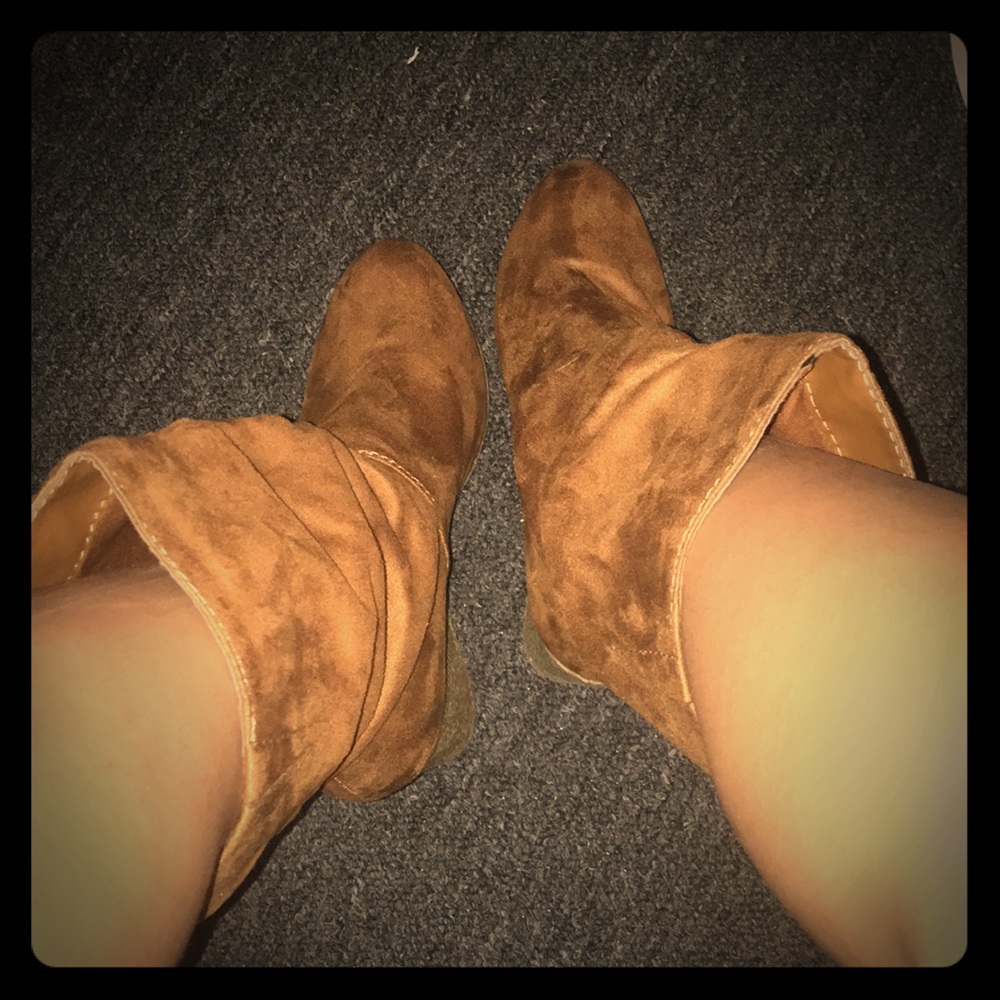 Mini wedge boots